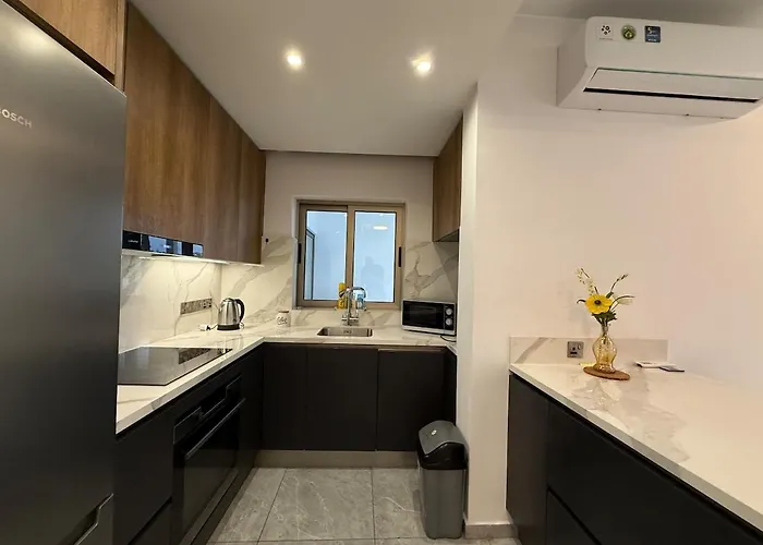 Bella's Place - Stylish 2bd With Large Veranda Larnaka