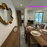 Bella's Place - Stylish 2bd With Large Veranda شقة لارنكا