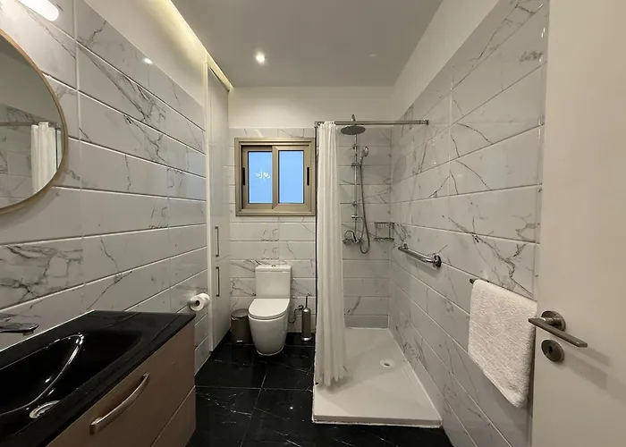 Διαμέρισμα Bella's Place - Stylish 2bd With Large Veranda Λάρνακα