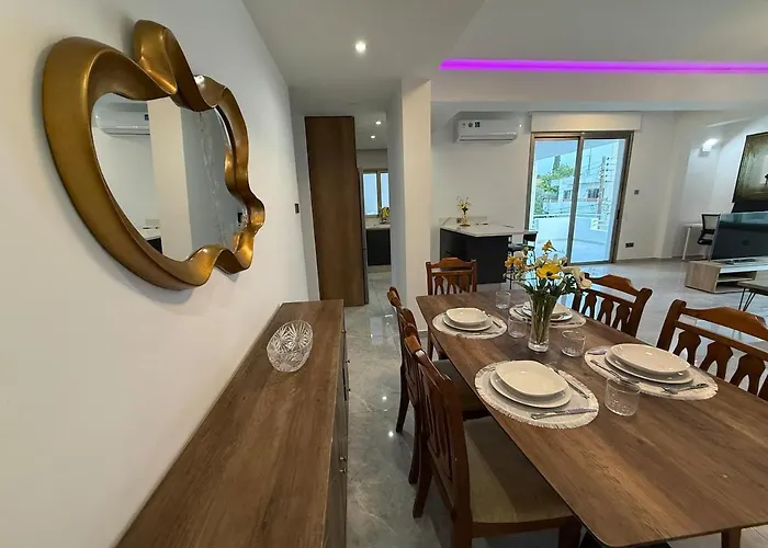 Bella's Place - Stylish 2bd With Large Veranda Διαμέρισμα Λάρνακα