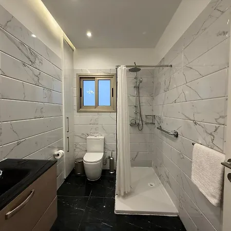 公寓 Bella's Place - Stylish 2bd With Large Veranda 拉纳卡